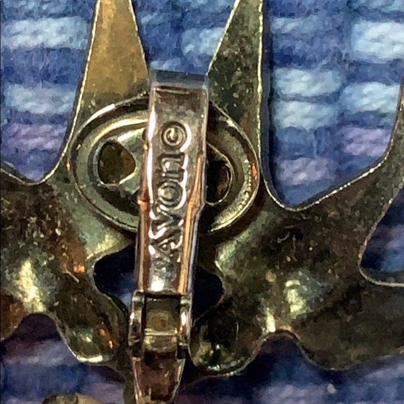 Vintage Avon swallow birds with pearl dangle accent clip on earrings - Picture 11 of 15